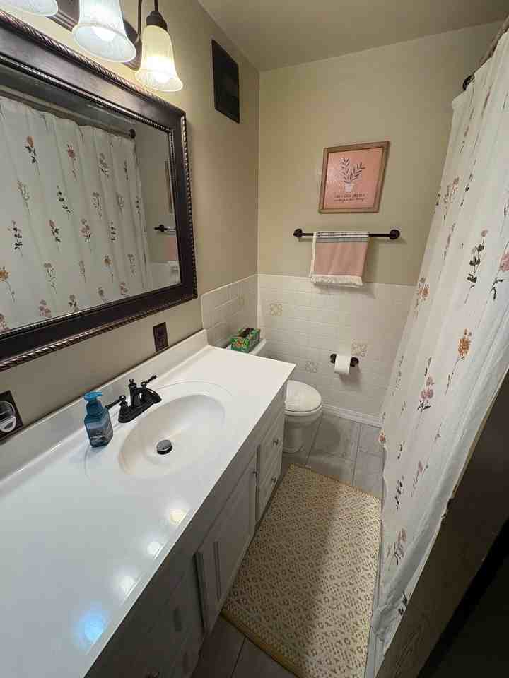 1208 Center St W #1 - Photo 3 of 10