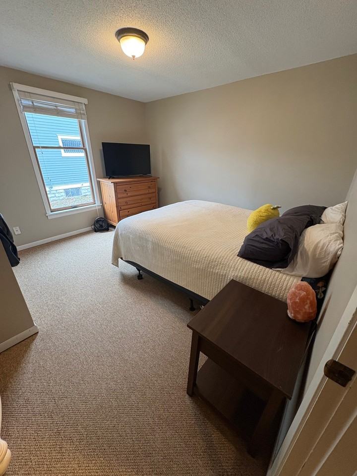 1208 Center St W #1 - Photo 6 of 10