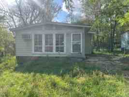 featured image of 723 Glenmont Dr #1