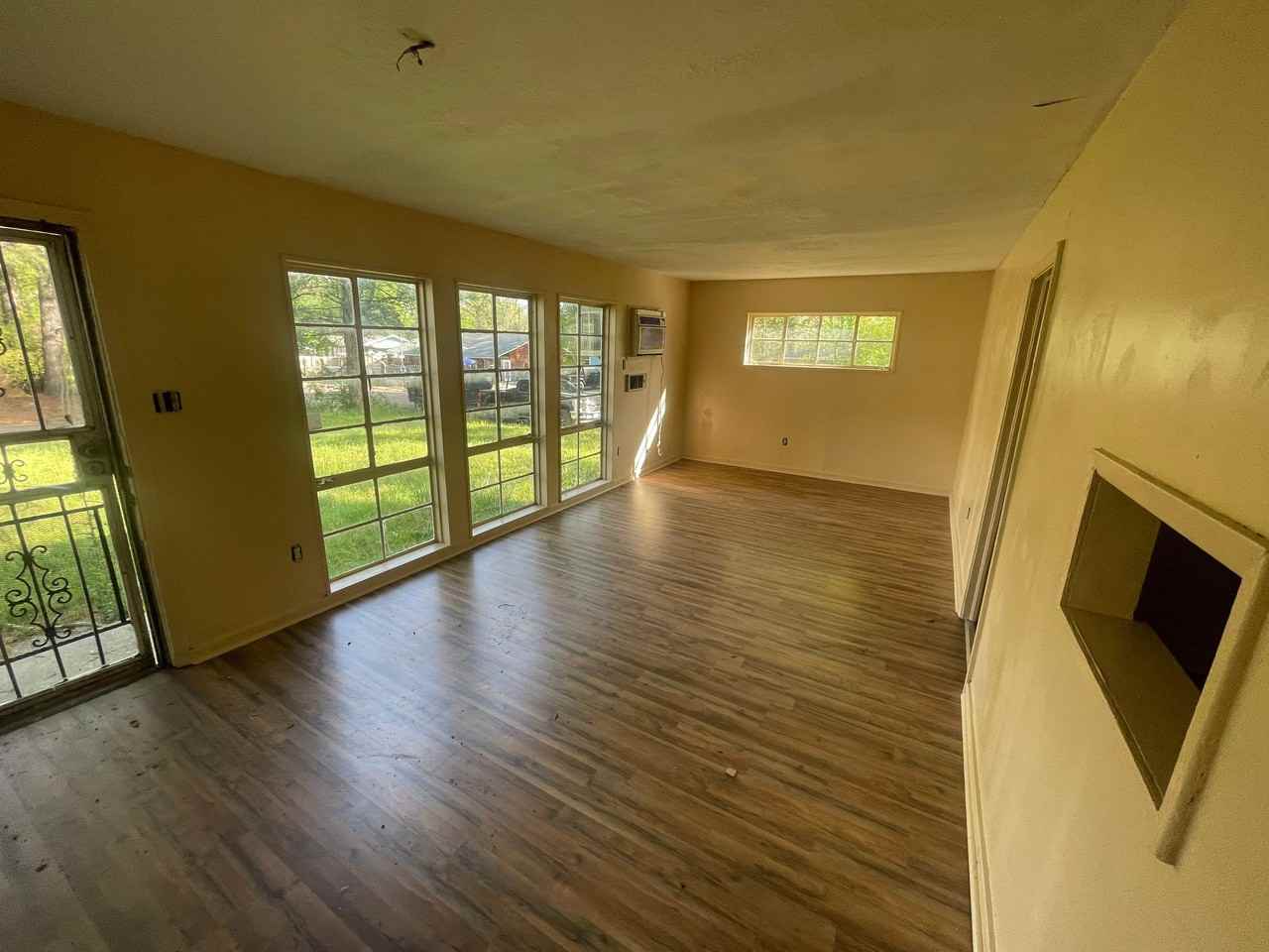 723 Glenmont Dr #1 - Photo 3 of 6