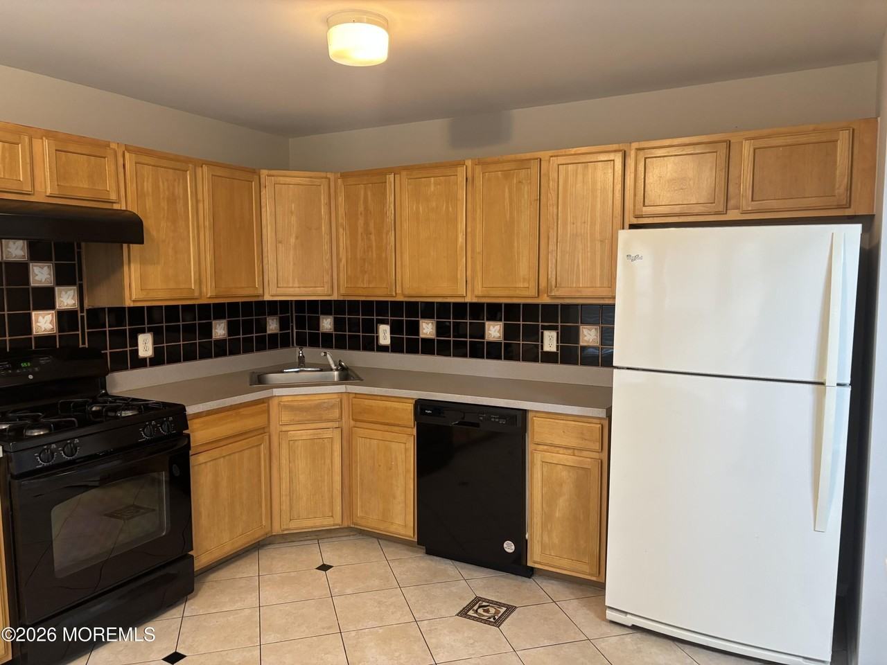 131 Murray Dr - Photo 3 of 28