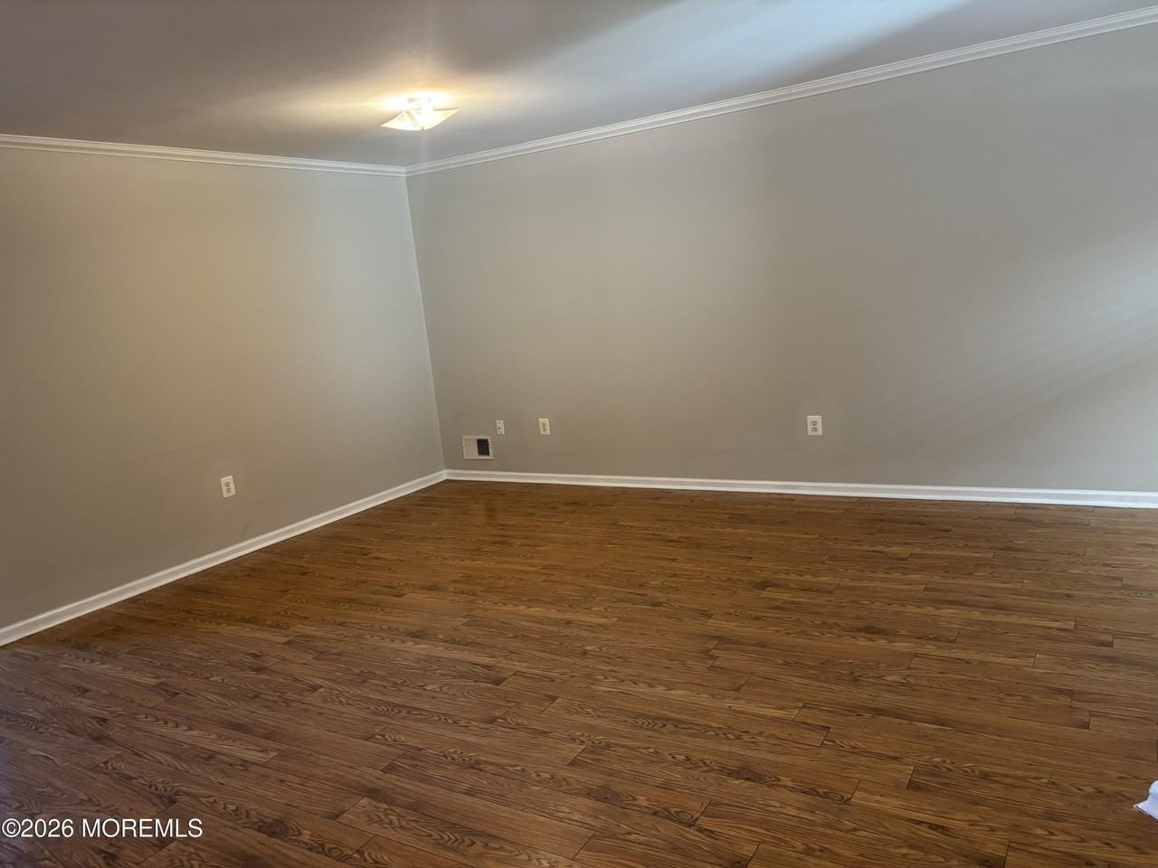 131 Murray Dr - Photo 7 of 28