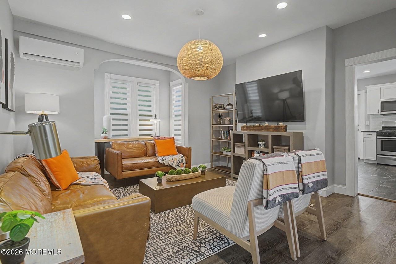 148 Heck Ave - Photo 6 of 26