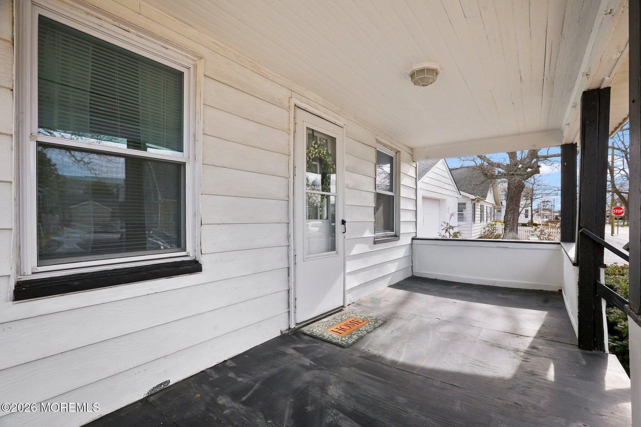 1710 B St - Photo 3 of 13