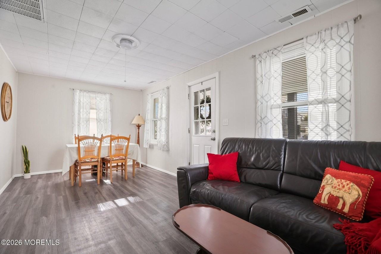 1710 B St - Photo 5 of 13