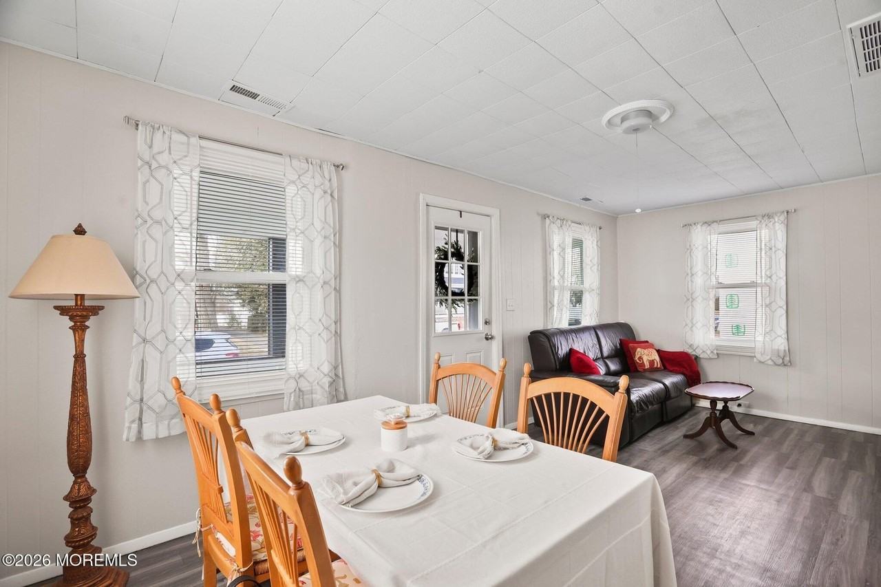 1710 B St - Photo 6 of 13