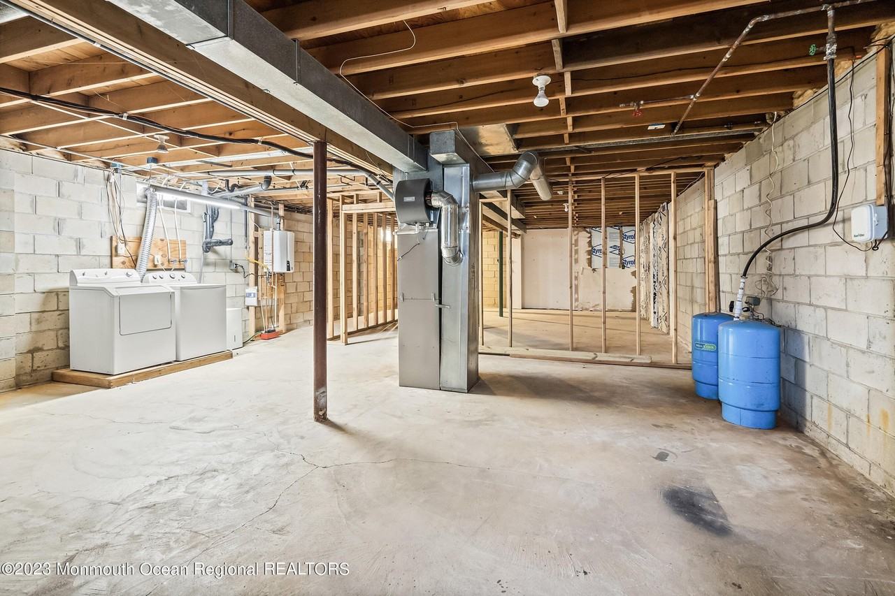 701 Northampton Blvd - Photo 3 of 33