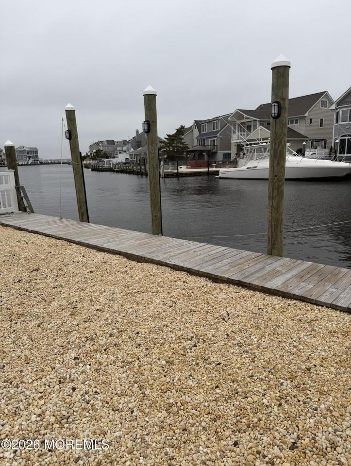 410 8th Ave - Photo 4 of 16