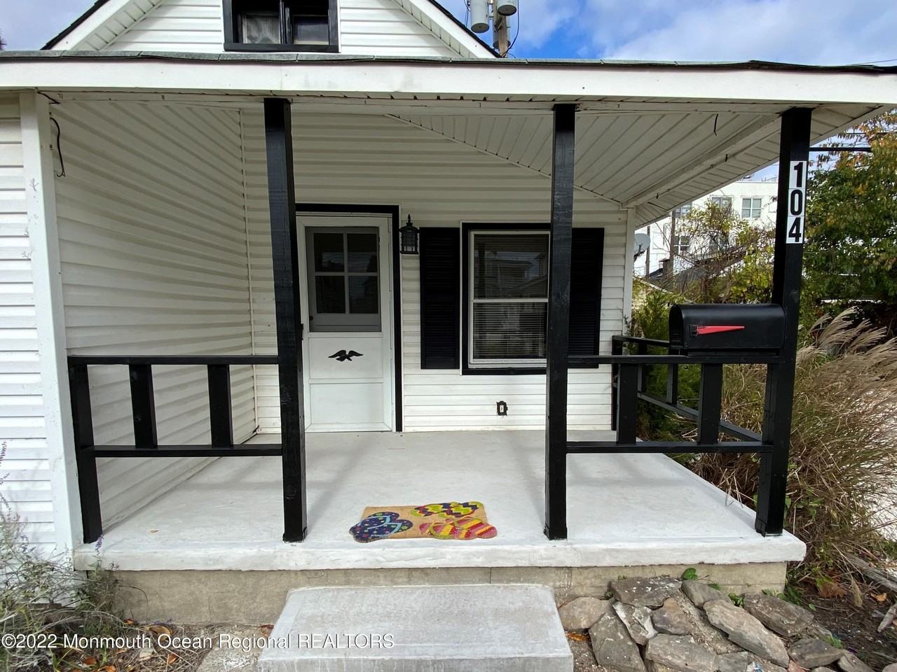 104 11th Ave - Photo 2 of 20