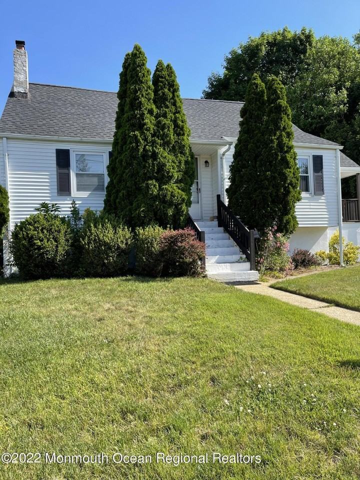 17 Clarence Ave - Photo 2 of 20