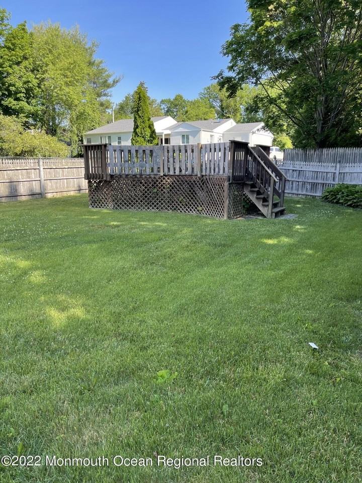 17 Clarence Ave - Photo 6 of 20