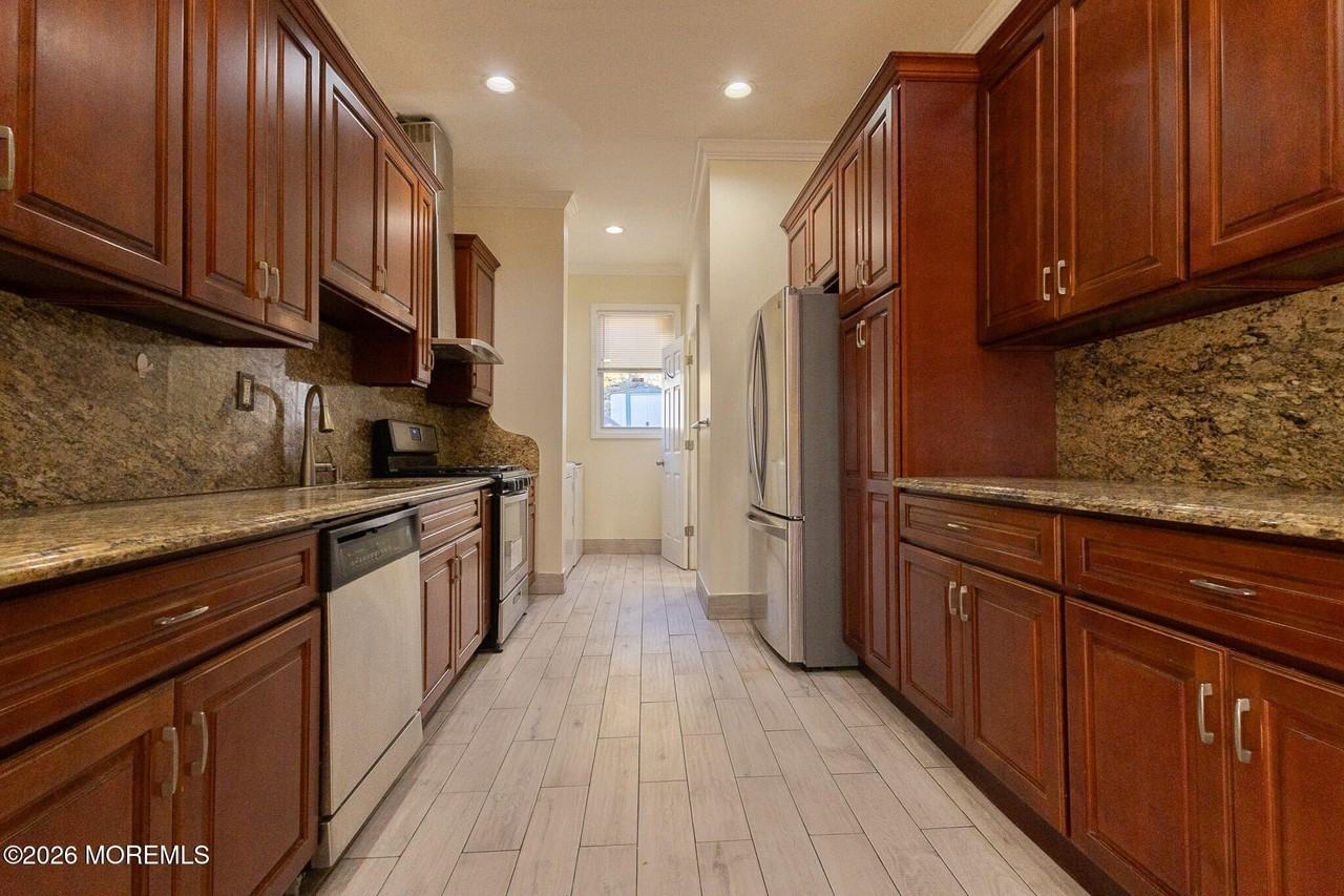 158 Terrace Ave #2 - Photo 4 of 20