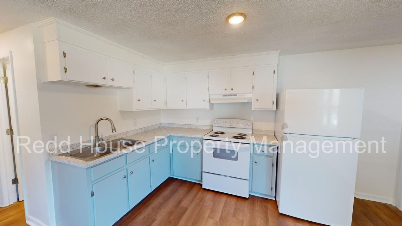 121 Grimes St #3 - Photo 7 of 17