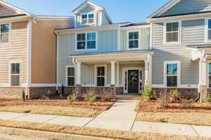 featured image of 3009 Stanhope Dr #1