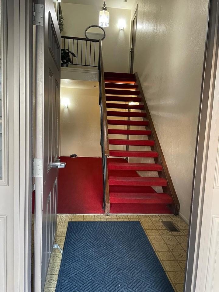 287 Pembridge Ln #B2 - Photo 2 of 19