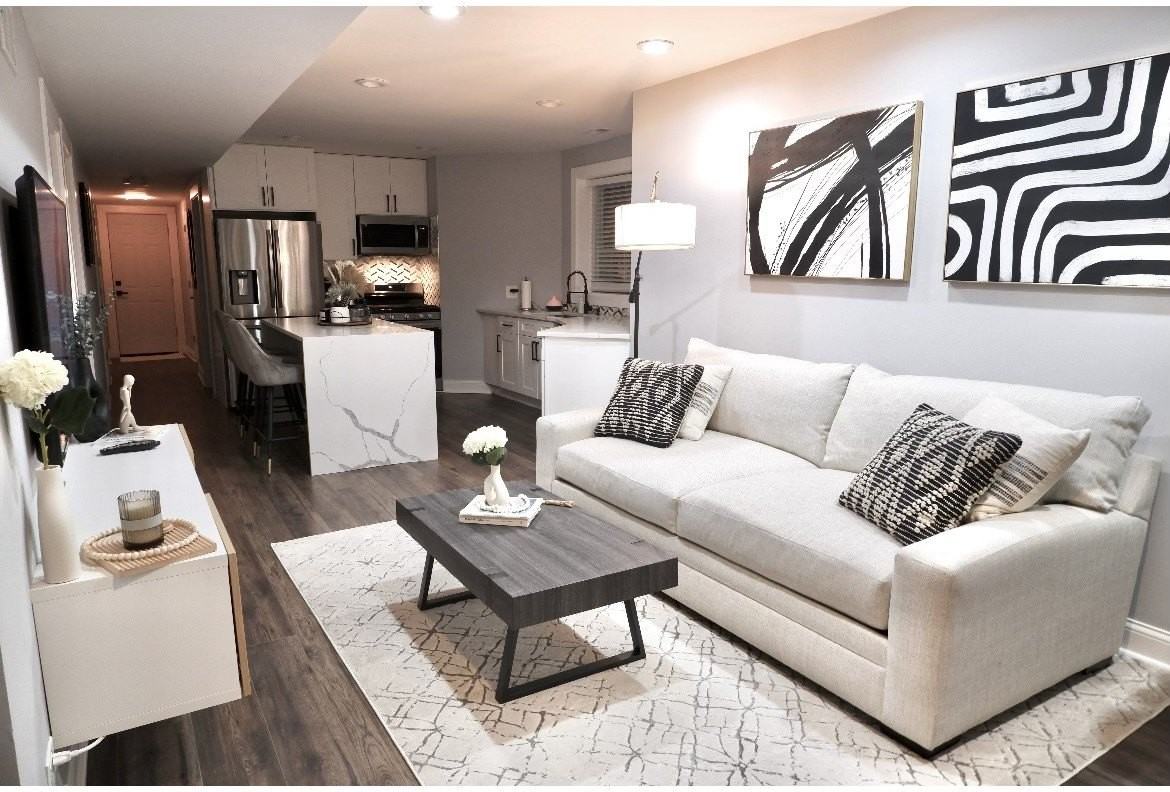 2944 N Ridgeway Ave - Photo 2 of 12