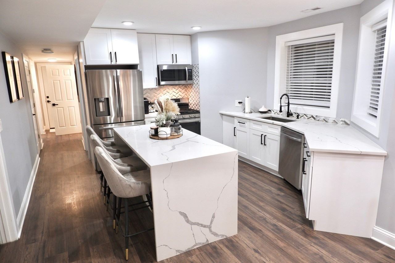 2944 N Ridgeway Ave - Photo 4 of 12