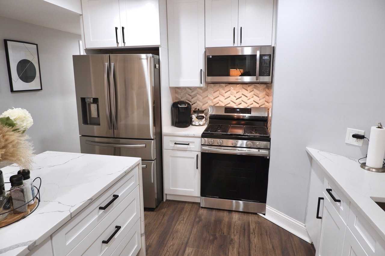 2944 N Ridgeway Ave - Photo 6 of 12