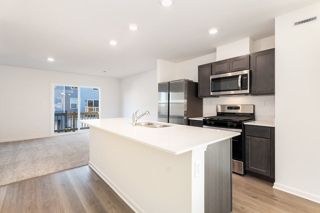 1059 Briar Glen Ct - Photo 2 of 15