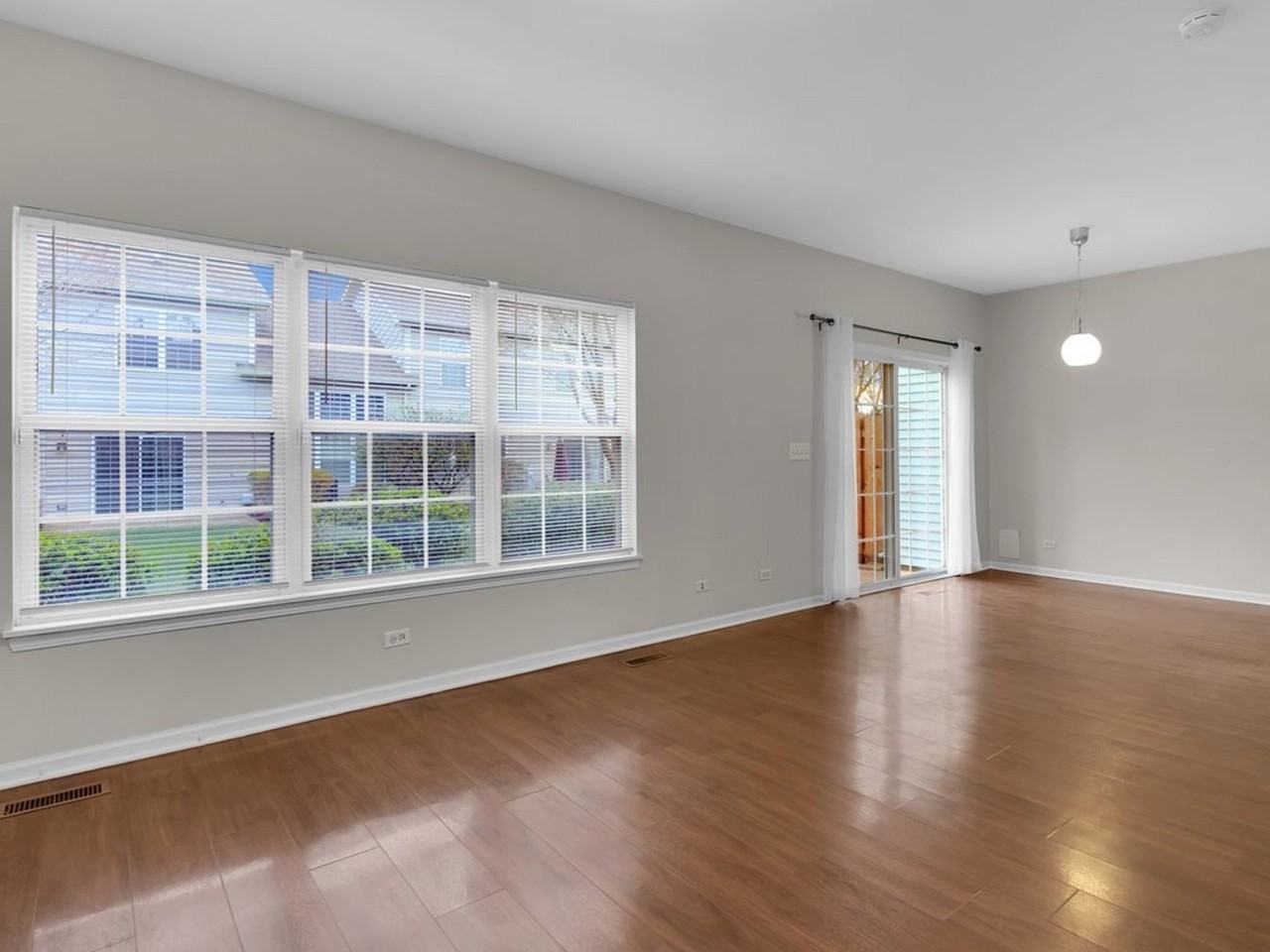 10089 Thornton Way - Photo 4 of 16