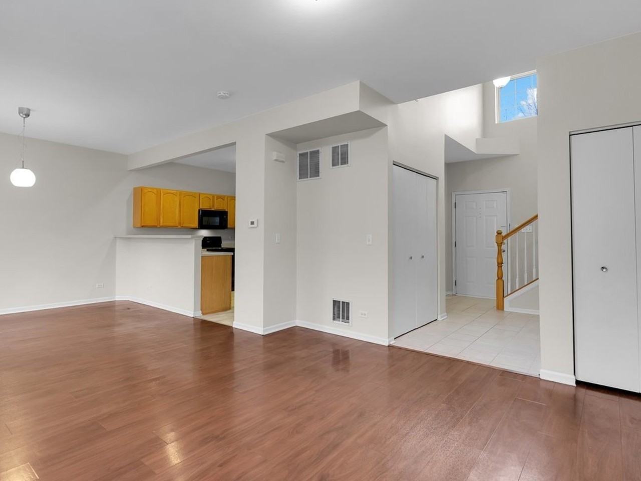 10089 Thornton Way - Photo 5 of 16