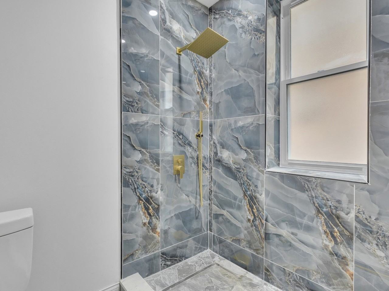 2109 N Spaulding Ave #1 - Photo 4 of 6