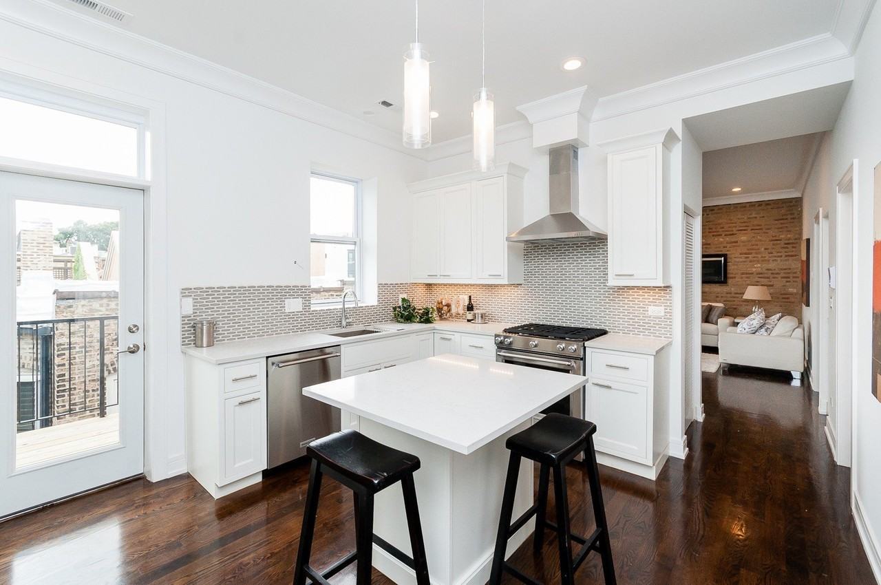 2026 N Sheffield Ave #1R - Photo 2 of 24