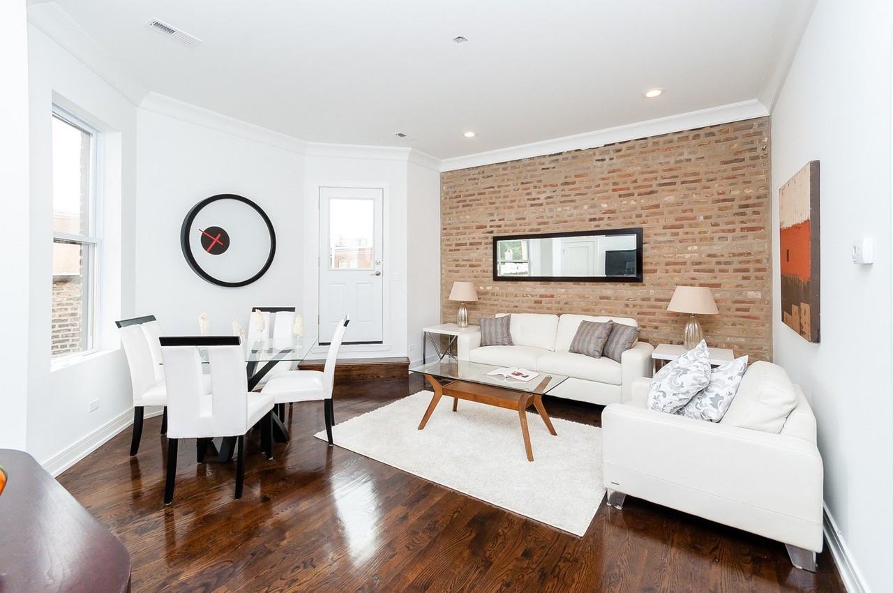 2026 N Sheffield Ave #1R - Photo 7 of 24