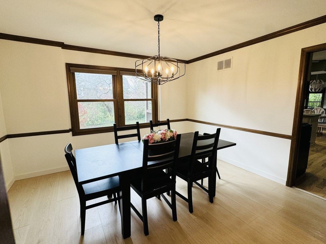 817 Huntleigh Dr - Photo 5 of 32