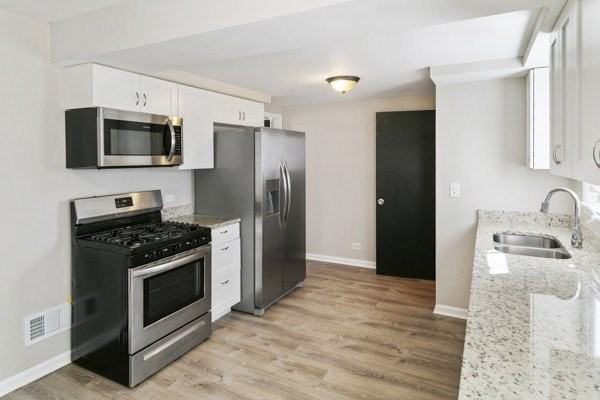 3133 W 101st St - Photo 2 of 18