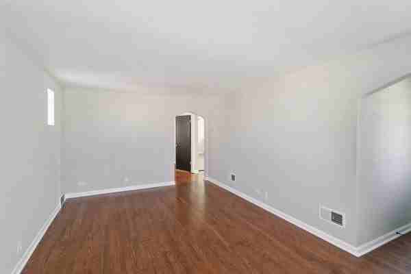 3133 W 101st St - Photo 6 of 18