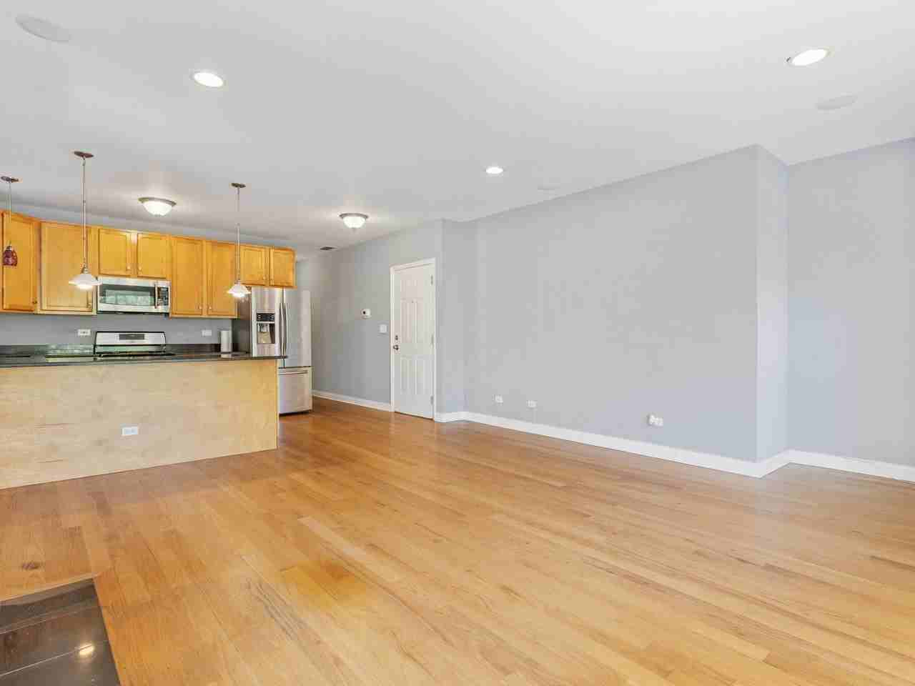 1617 N Artesian Ave #2N - Photo 5 of 18