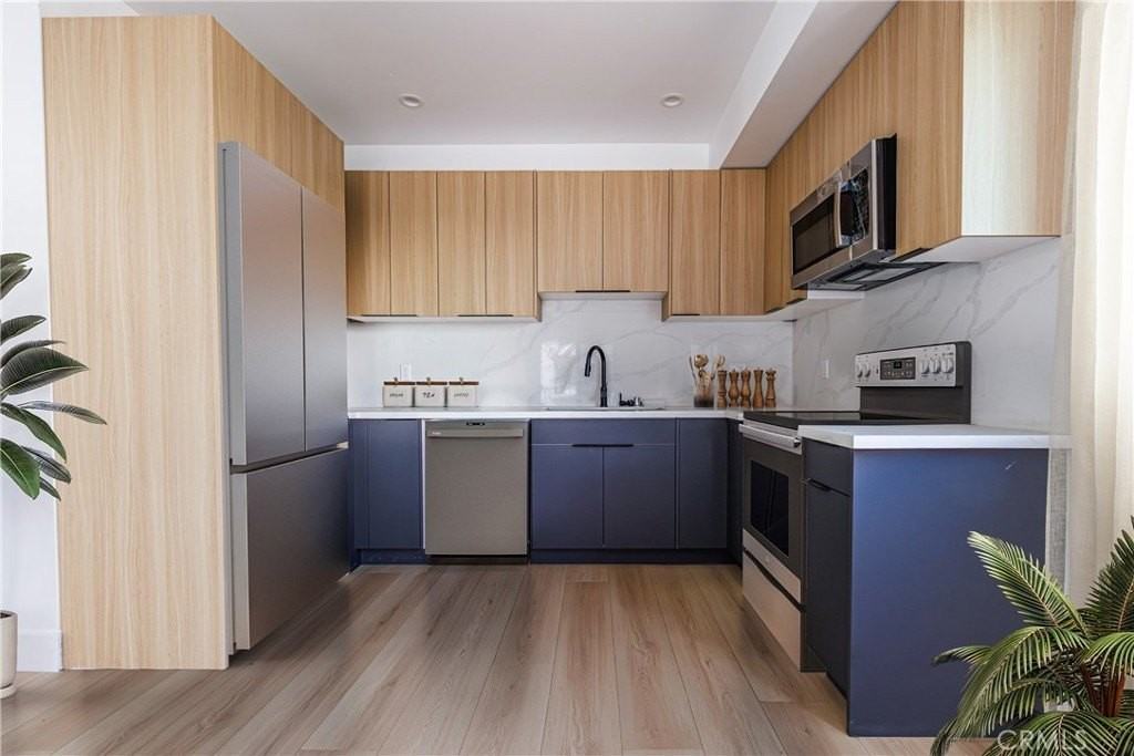 13461 Beach Ave - Photo 2 of 37