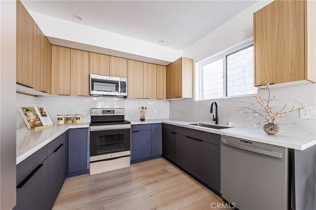 13461 Beach Ave #C - Photo 4 of 27