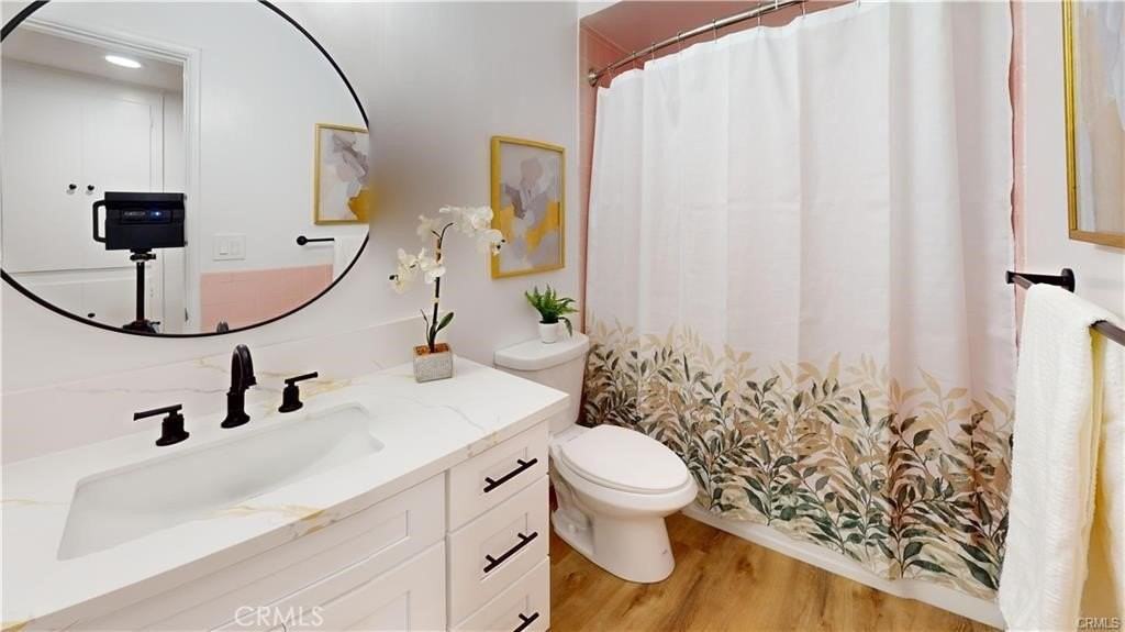 1354 Shadow Ln - Photo 4 of 10