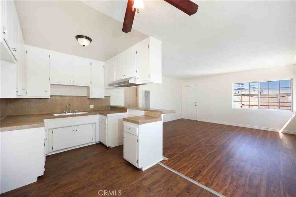 2789 Laurel Pl #B - Photo 2 of 15