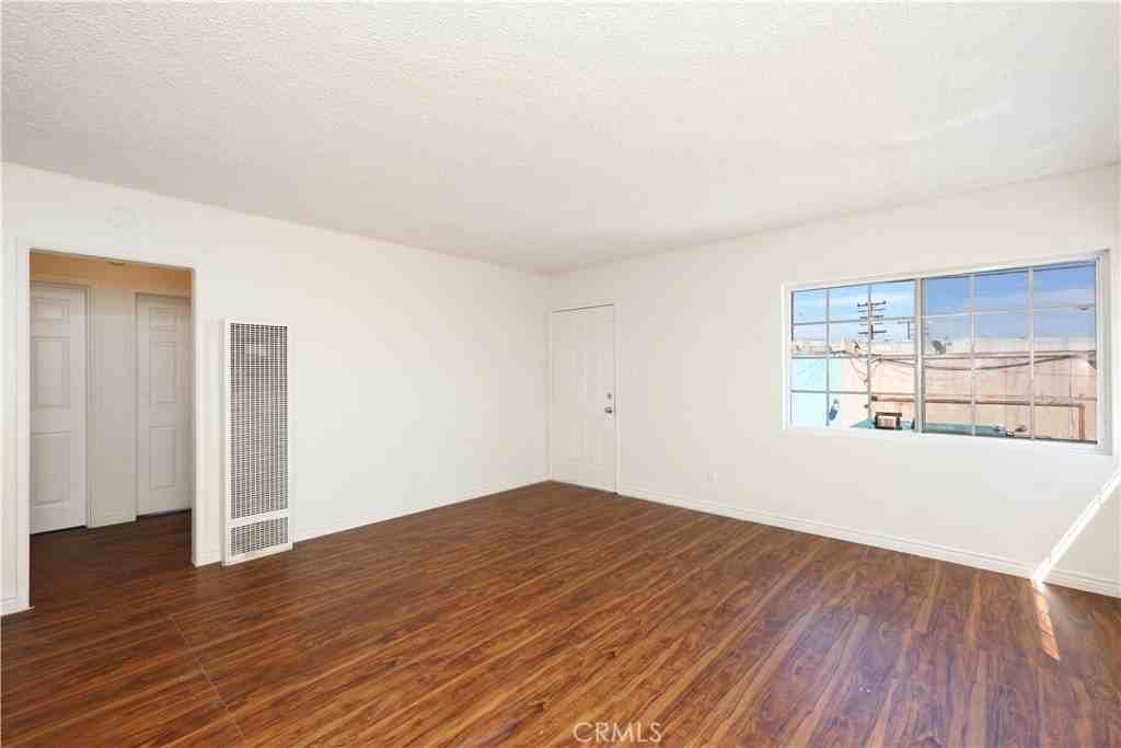 2789 Laurel Pl #B - Photo 4 of 15