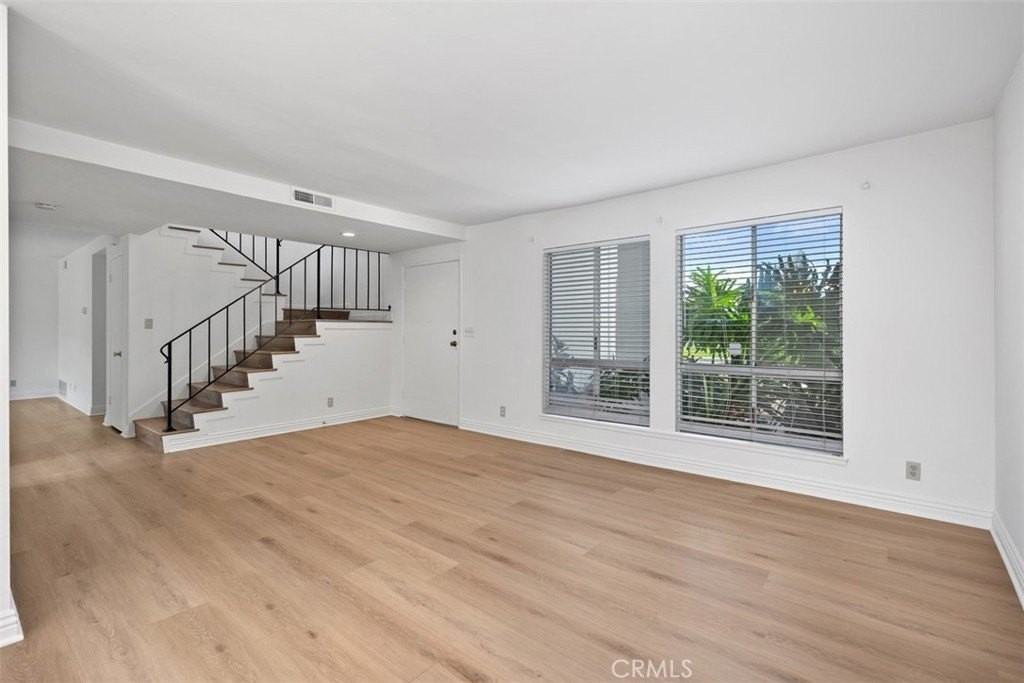 14802 Elm Ave - Photo 6 of 43