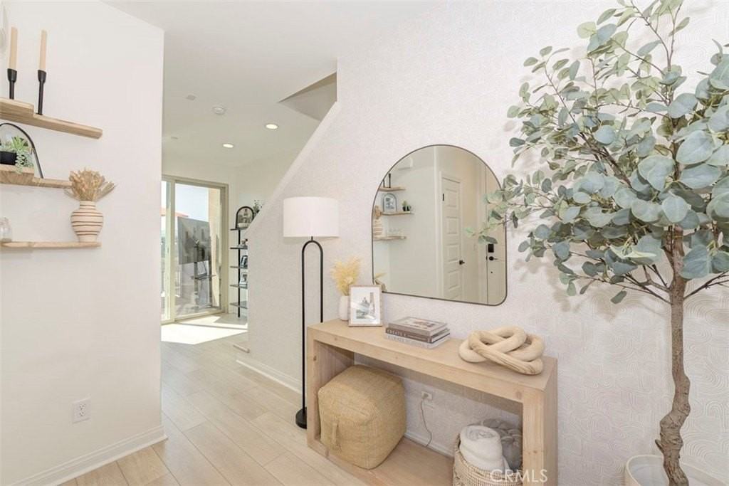 861 Cornelia Way - Photo 3 of 31