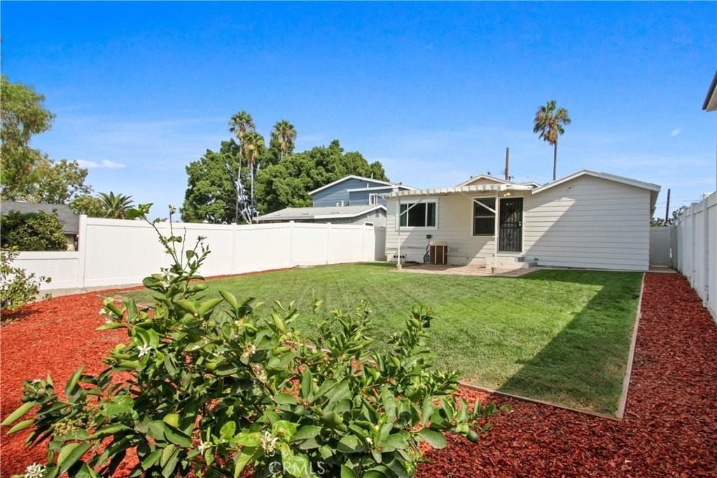 717 N Bandini St - Photo 2 of 20