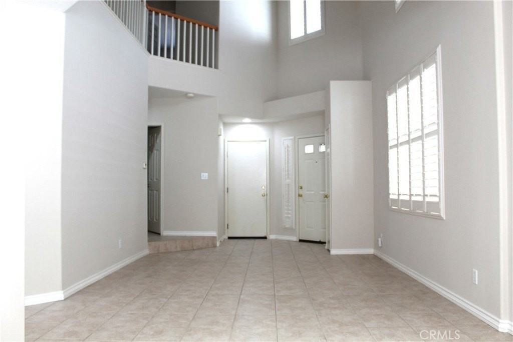 7666 Park Bay Dr - Photo 4 of 36