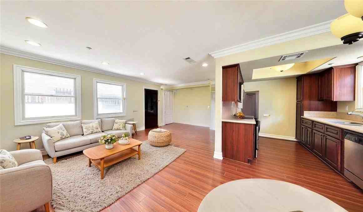 1605 S Marengo Ave #D - Photo 4 of 34