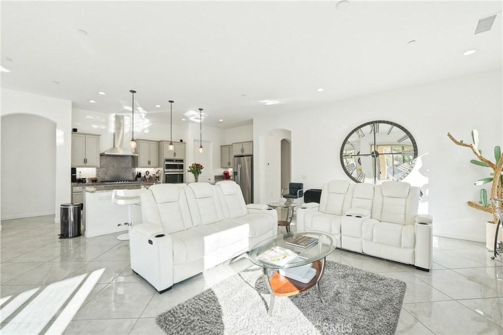 61 Cabernet - Photo 7 of 41