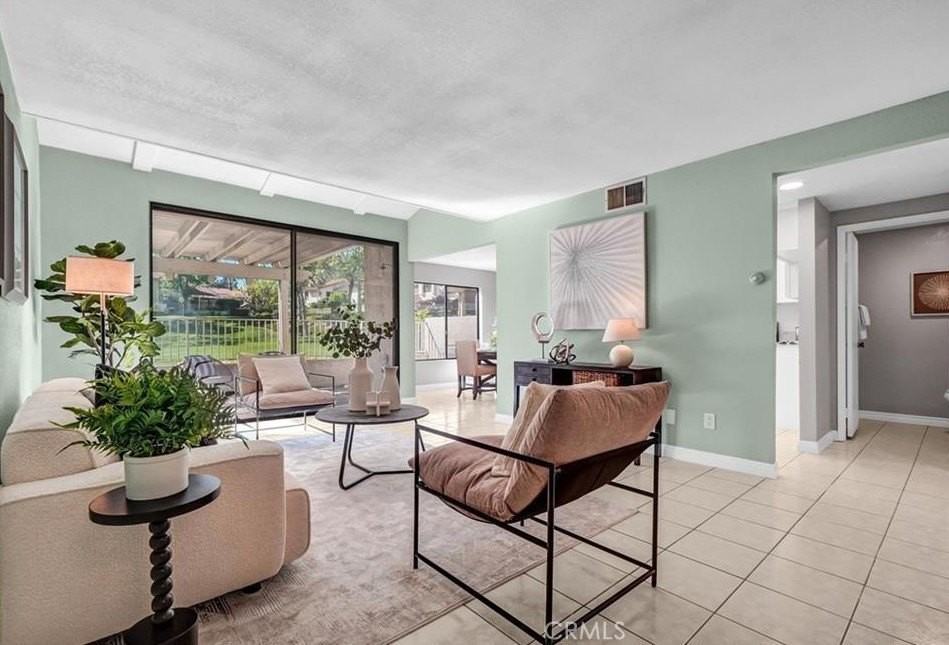 913 Whitewater Dr - Photo 2 of 12