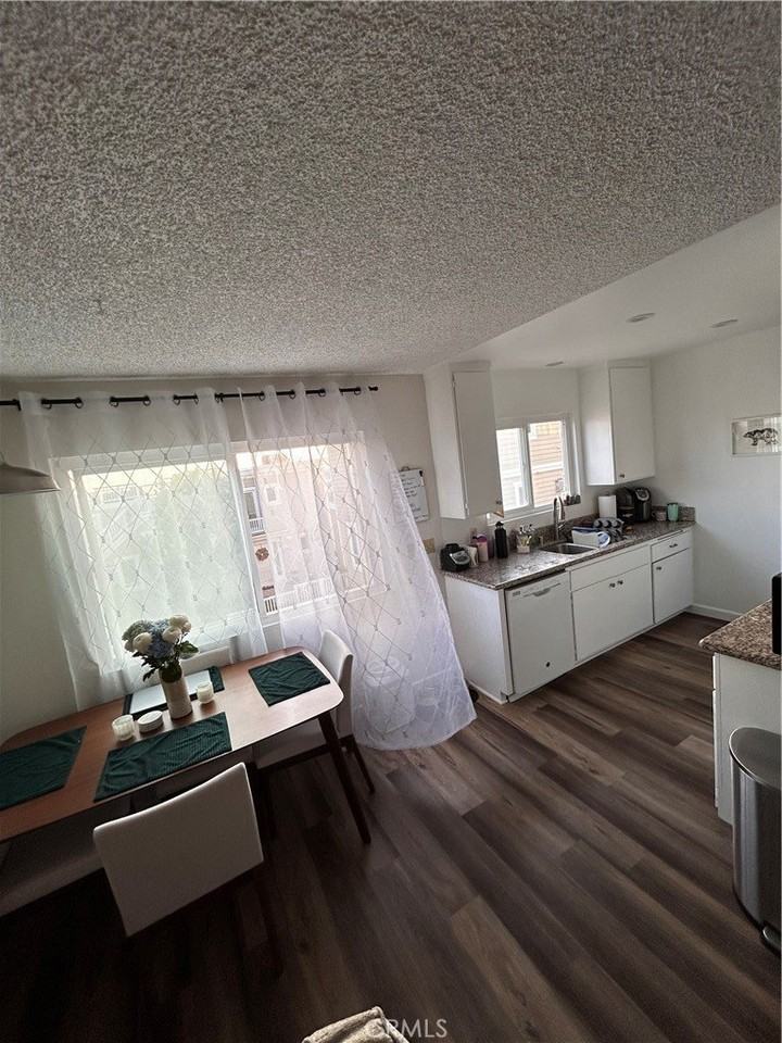 2121 Pacific Coast Hwy #3 - Photo 3 of 9