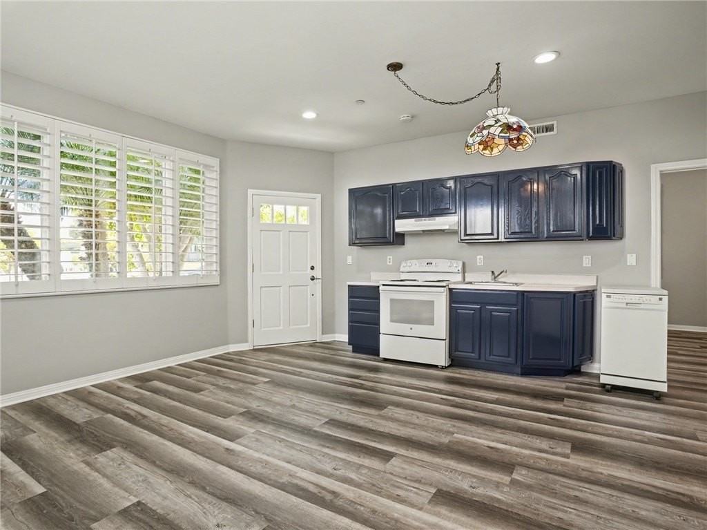 518 S Helberta Ave - Photo 4 of 10