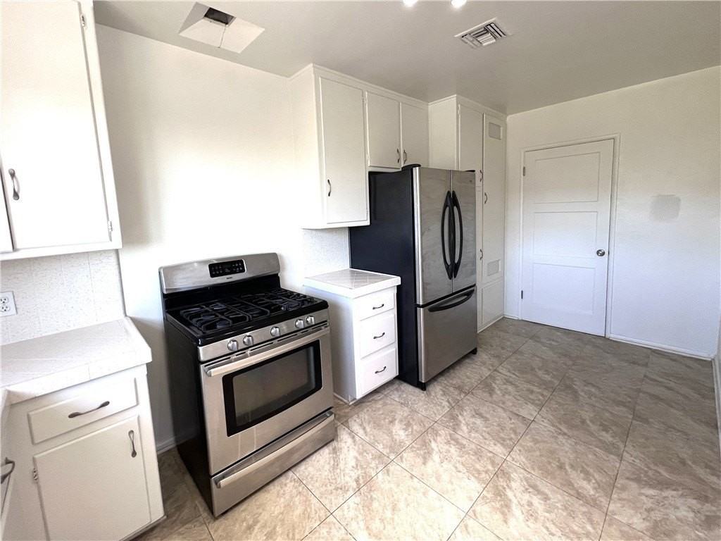 3012 Los Olivos Ln - Photo 5 of 15