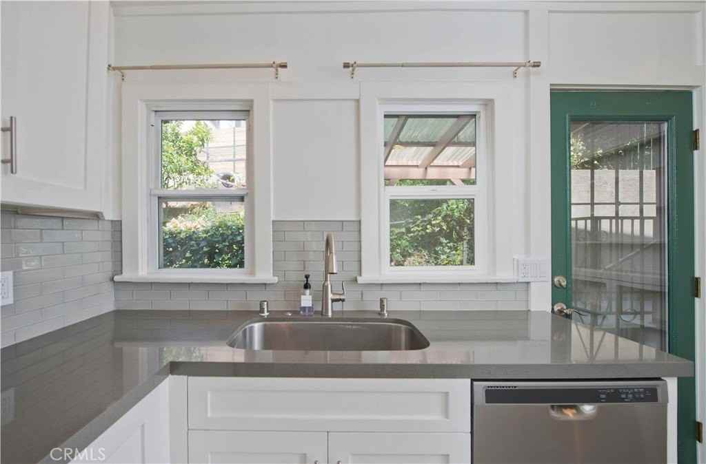 1639 Redcliff St #1-2 - Photo 7 of 28