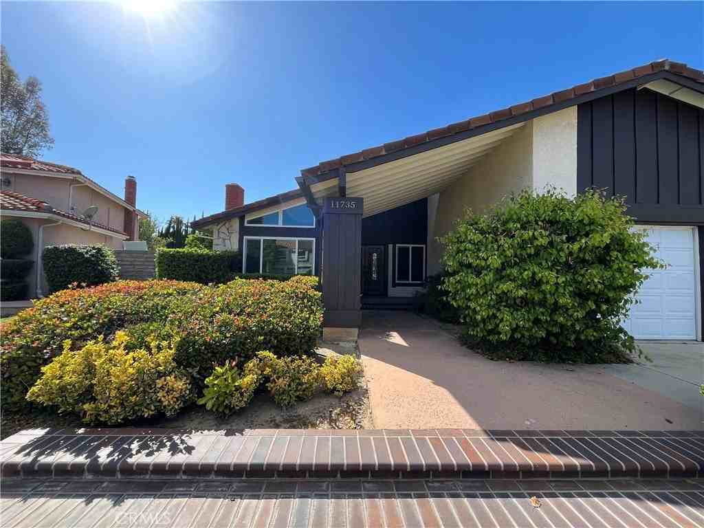 11735 La Tierra Ct - Photo 2 of 22