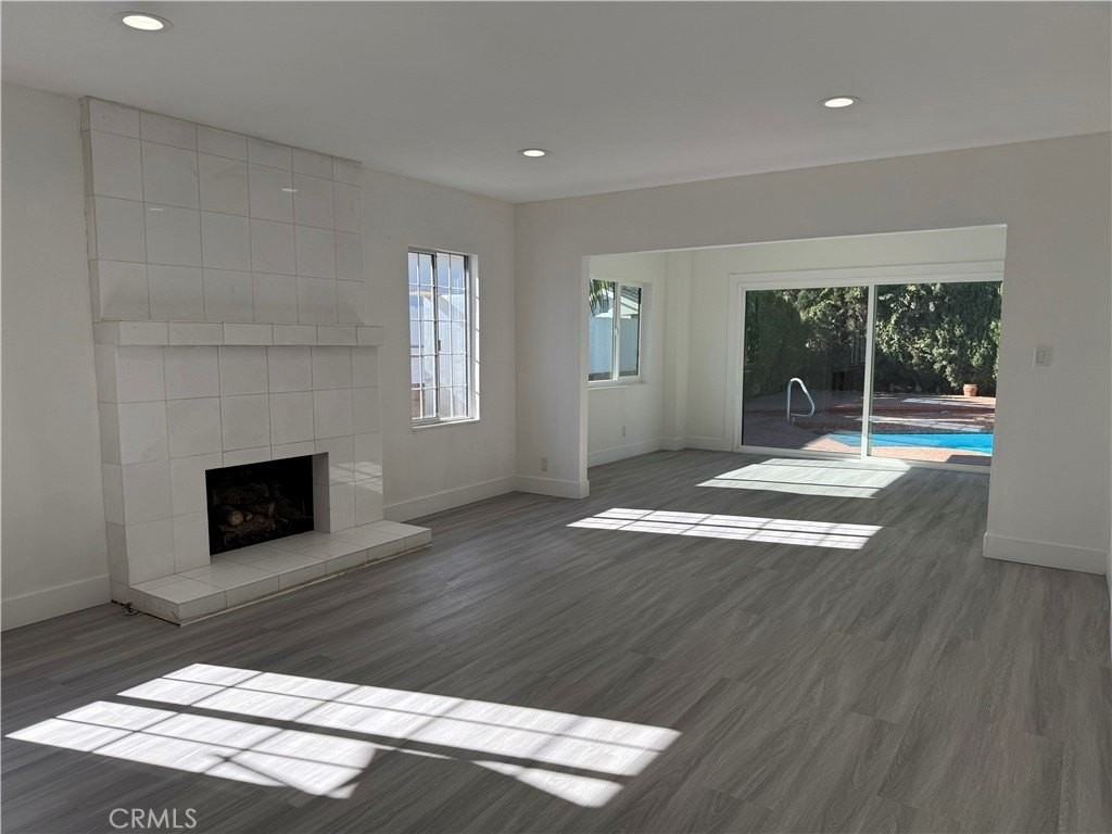 5527 Beckford Ave - Photo 7 of 32